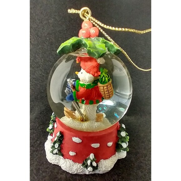 Snow Globe Bear On Skis Basket w/Trees Cardinal on Hat* New In Box * - Picture 3 of 7